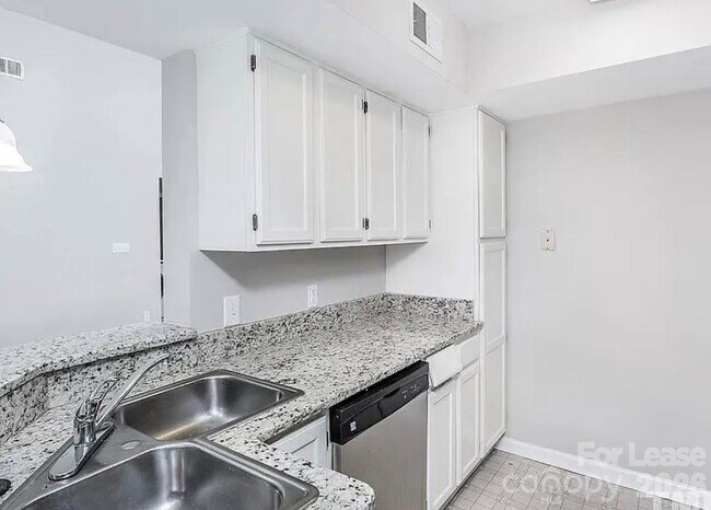 Foto del edificio - 109 Killam Ct