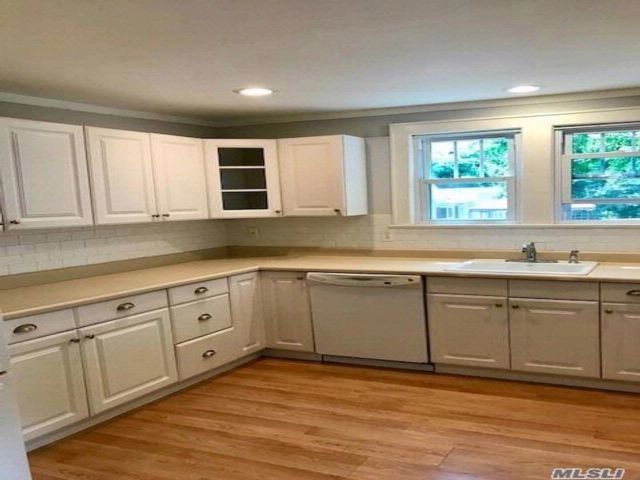 Foto del edificio - 34 Amagansett Dr