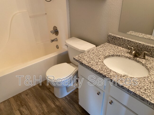 Foto del edificio - 1647 Sweetwater Ln