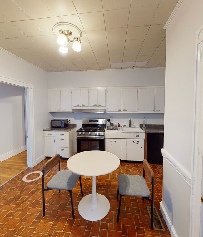 Building Photo - 45 Montcalm Ave