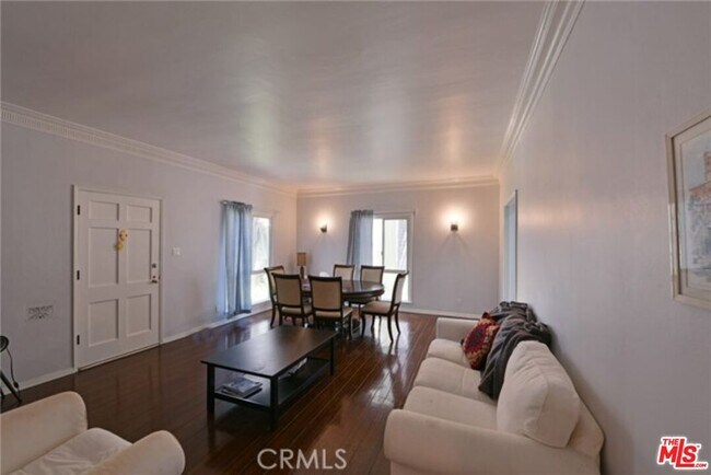 Foto del edificio - 9374 W Olympic Blvd