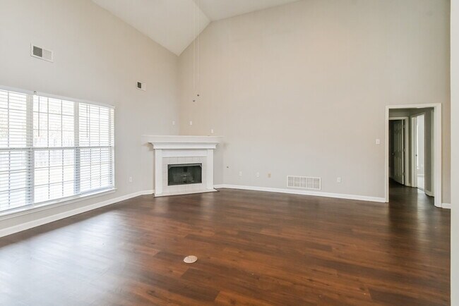 Foto del edificio - 5678 Kuykendall Dr