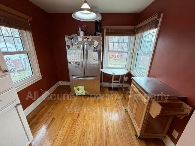 Building Photo - 209 E 2nd Ave