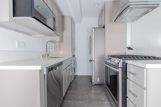 Building Photo - 4927 W Adams Blvd