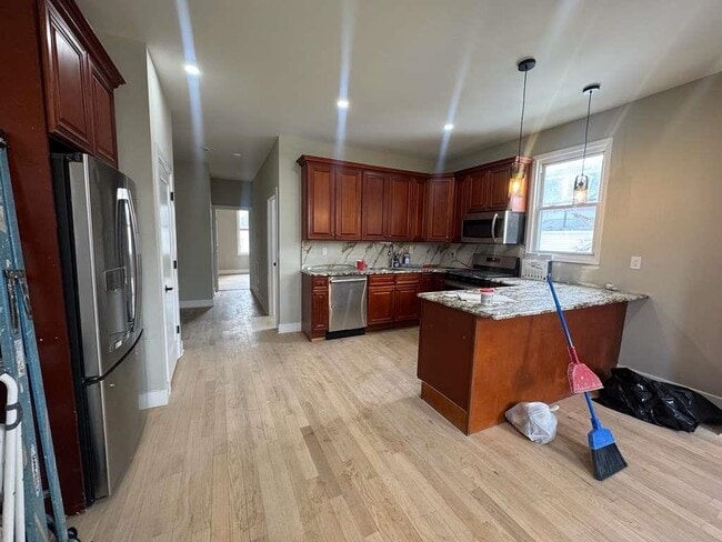 Foto del edificio - 192 Halladay St