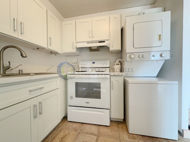 Foto del edificio - Large Studio/1 bath unit at Princess Kealoha