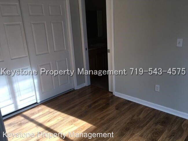 Building Photo - 2 br, 1 bath House - 1234 Pine Street