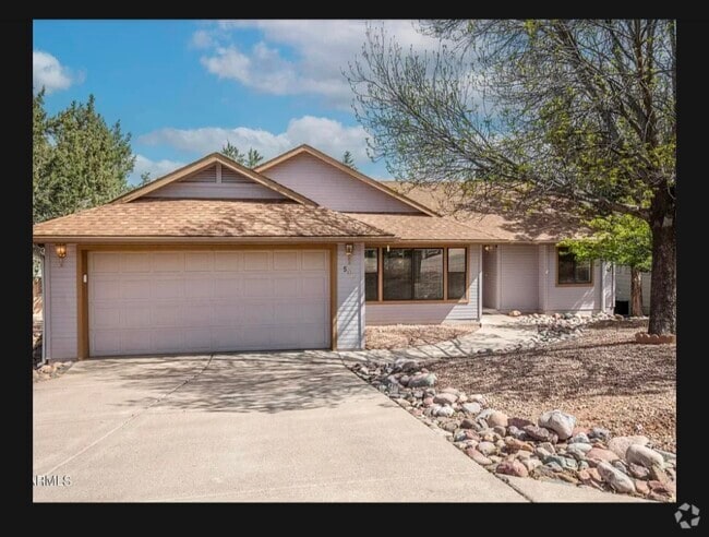 Building Photo - 502 Saguaro Cir