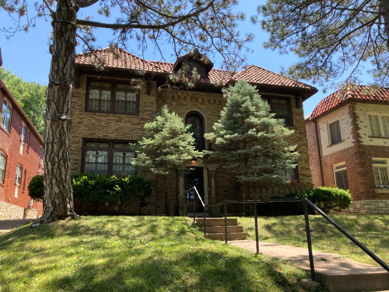 7212 Forsyth, Saint Louis, MO 63105 Room for Rent in Saint Louis, MO