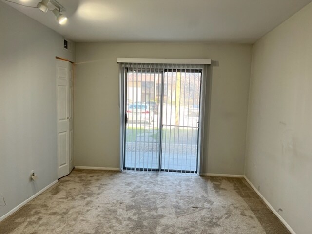 Foto del edificio - 6188 Pinewood Ct