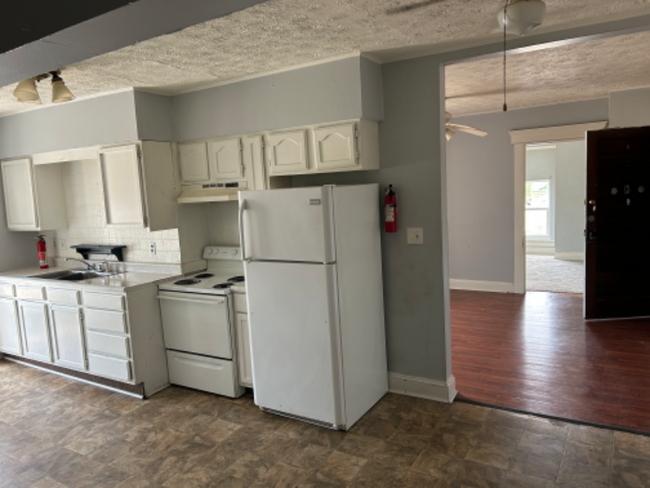 Building Photo - 1330 I St