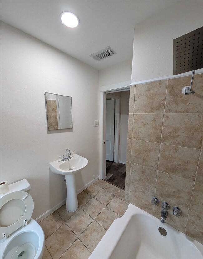 Foto del edificio - 4110 Ella Blvd