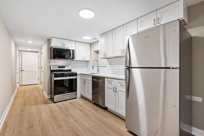 Primary Photo - 2 bedroom in Chicago IL 60657