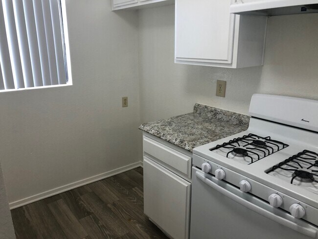 Foto del edificio - 7340 Foothill Blvd