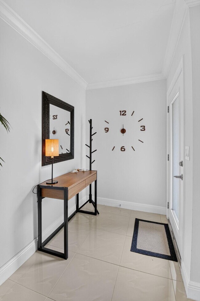 Foto del edificio - 700 NE 70th St