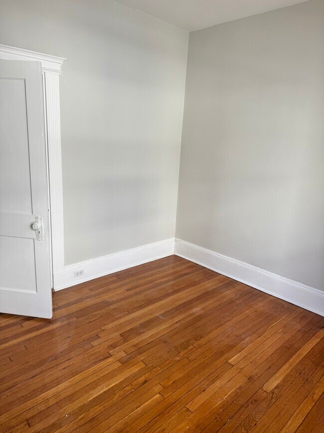 Building Photo - 38 Hemenway St