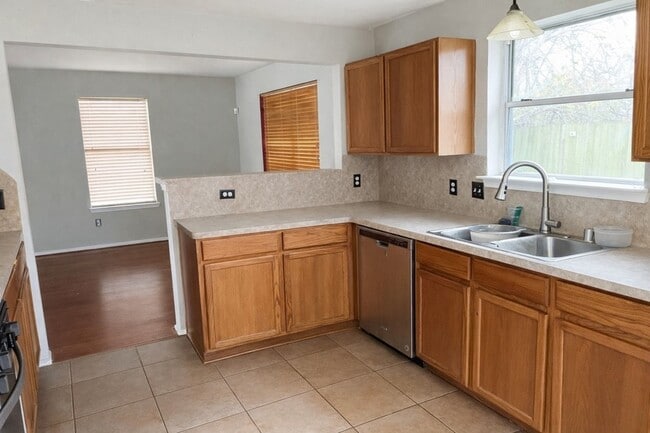 Photo - 5935 Sattler Park Dr House