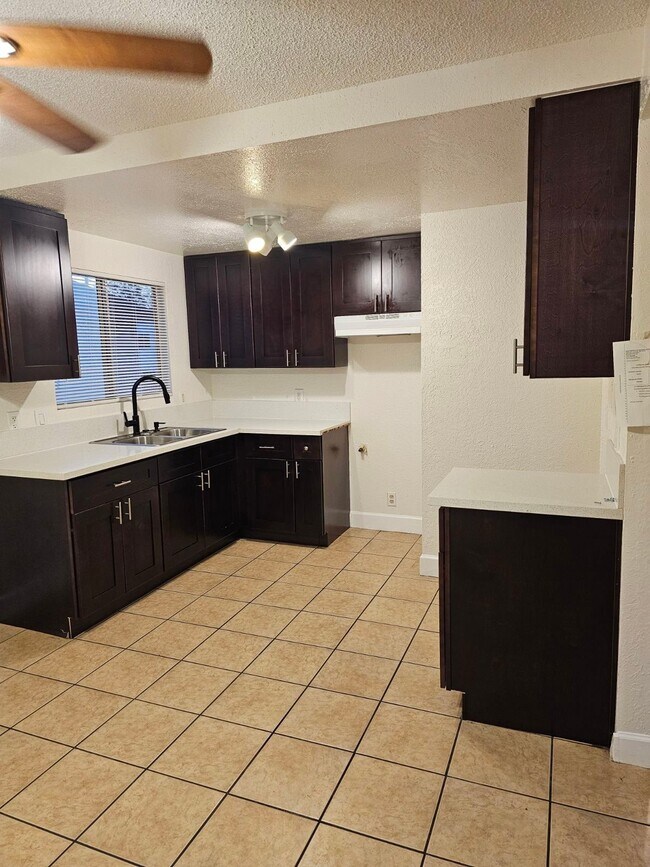 Foto del edificio - 207 E 116th Pl