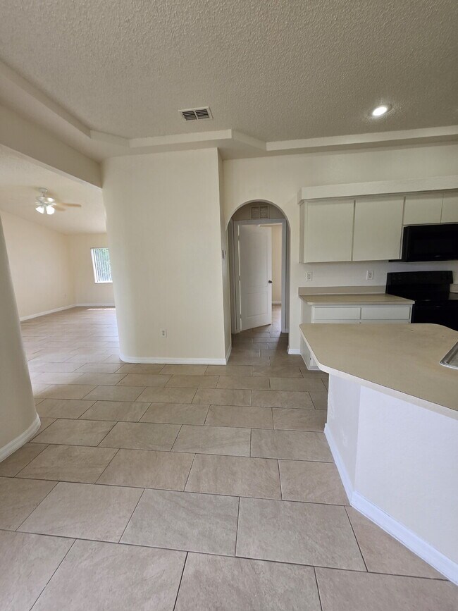 Foto del edificio - "Charming 3-Bed, 2-Bath Haven in Spring Hill – Your Perfect Florida Retreat!"
