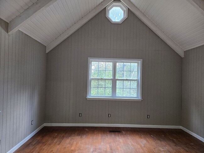 Foto del edificio - 3 Bedroom House in East Brainerd TN; ALL UTILITIES INCLUDED!