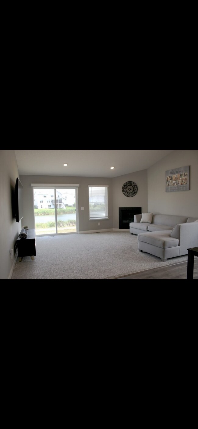 Foto del edificio - 11624 Pineridge Way N