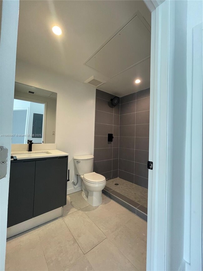 Foto del edificio - 85 NE 55th St