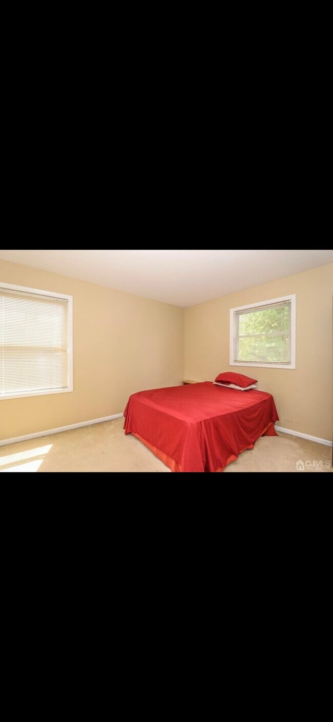 Building Photo - 23 Warwick St