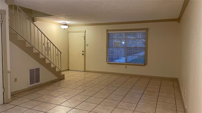 Building Photo - 7600 Burgoyne Dr.