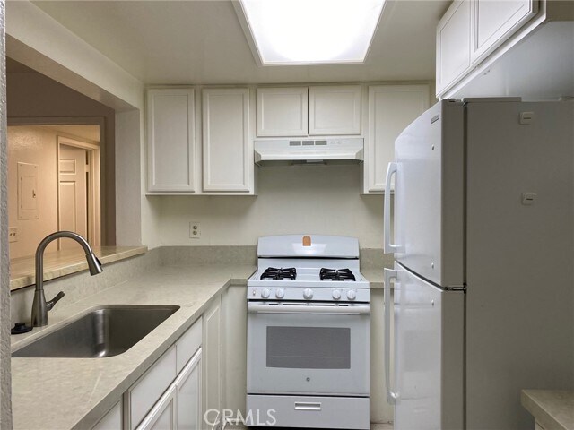 Foto del edificio - 27980 S Western Ave