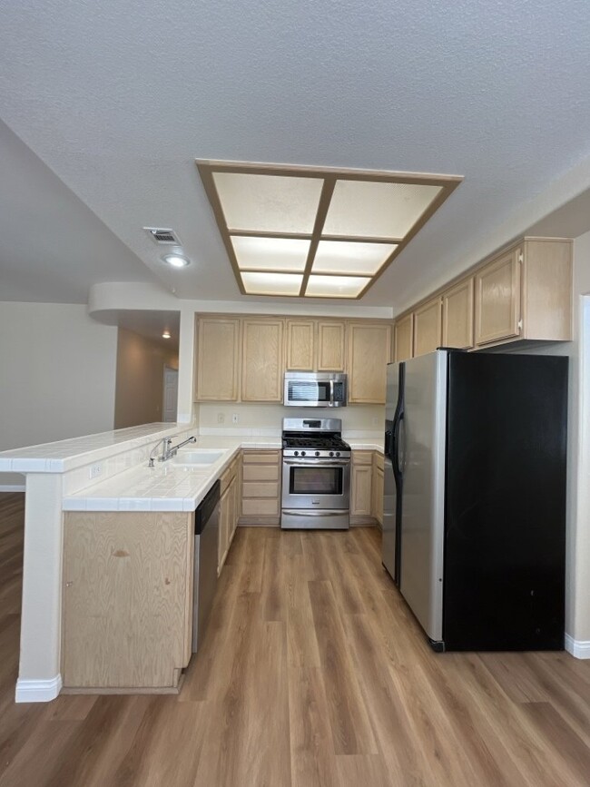 Building Photo - Encounter the ultimate luxury living experience with this 4-bedroom, 2197 sq ft house