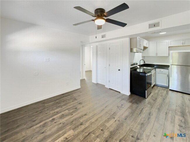Foto del edificio - 515 Bremser Ave
