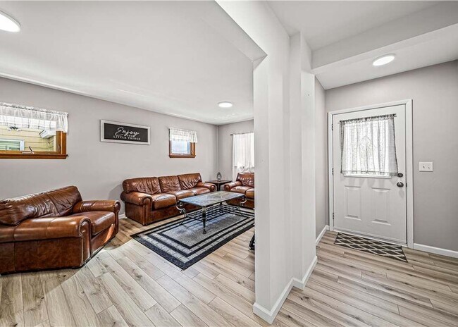 Foto del edificio - 3520 Idlewood Dr