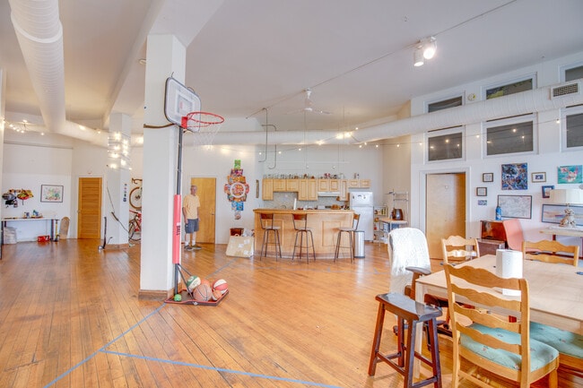 Foto del edificio - 1278 N Milwaukee Ave