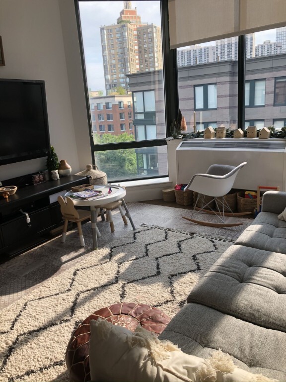 Building Photo - 99 Battery Pl