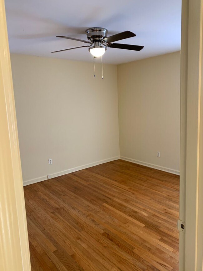 Building Photo - Riverdale Duplex Available July 2026