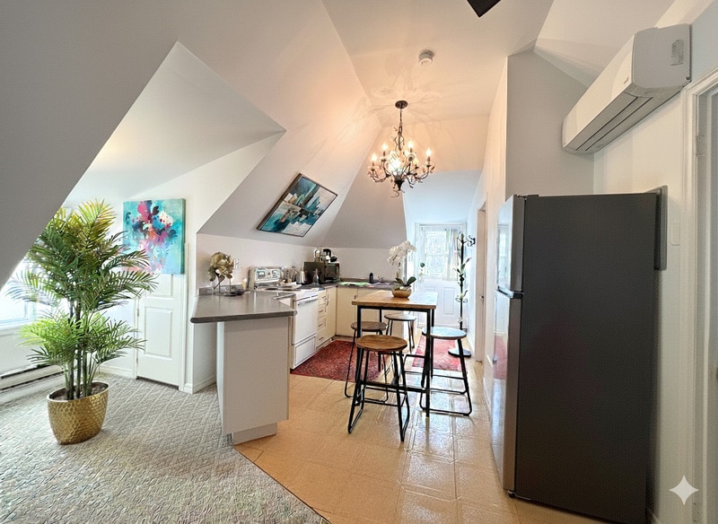 Primary Photo - 74 Garfield Ave S