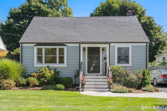 Building Photo - 717 Riverside Dr