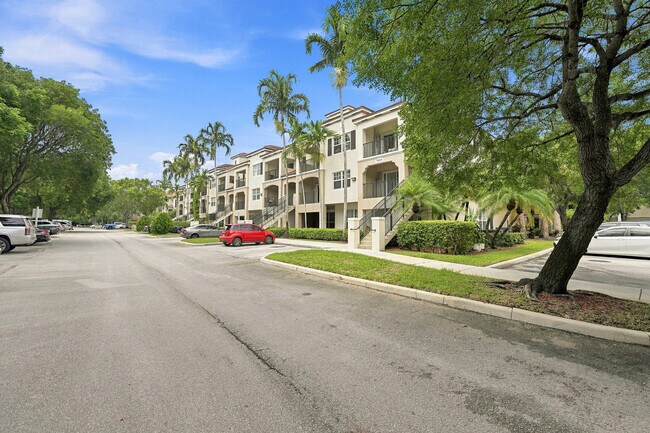 Foto del edificio - 5860 W Sample Rd