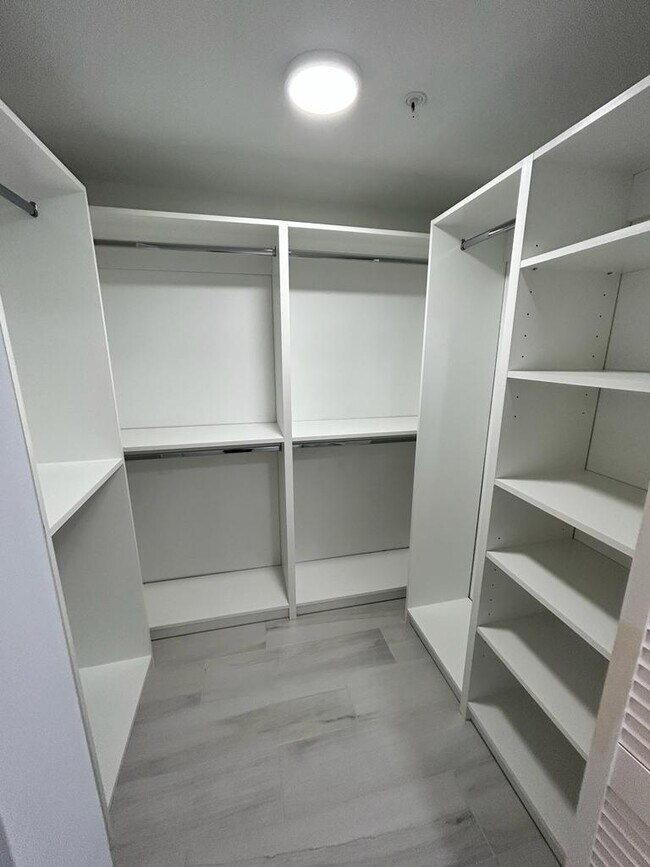 Foto del edificio - 169 NE 6th Ct