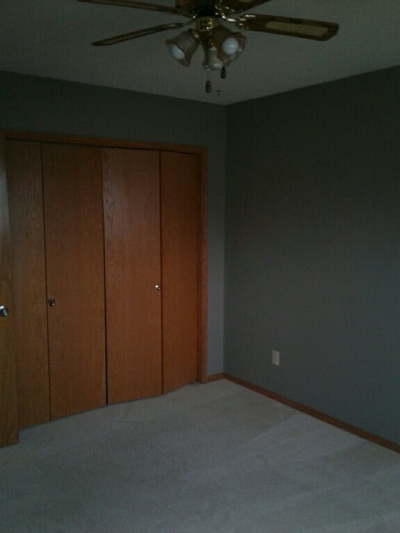 Building Photo - 3 Bed 1 Bath Unit in Sylvan Lake, AB