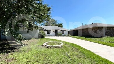 Building Photo - 1520 Armstrong Dr