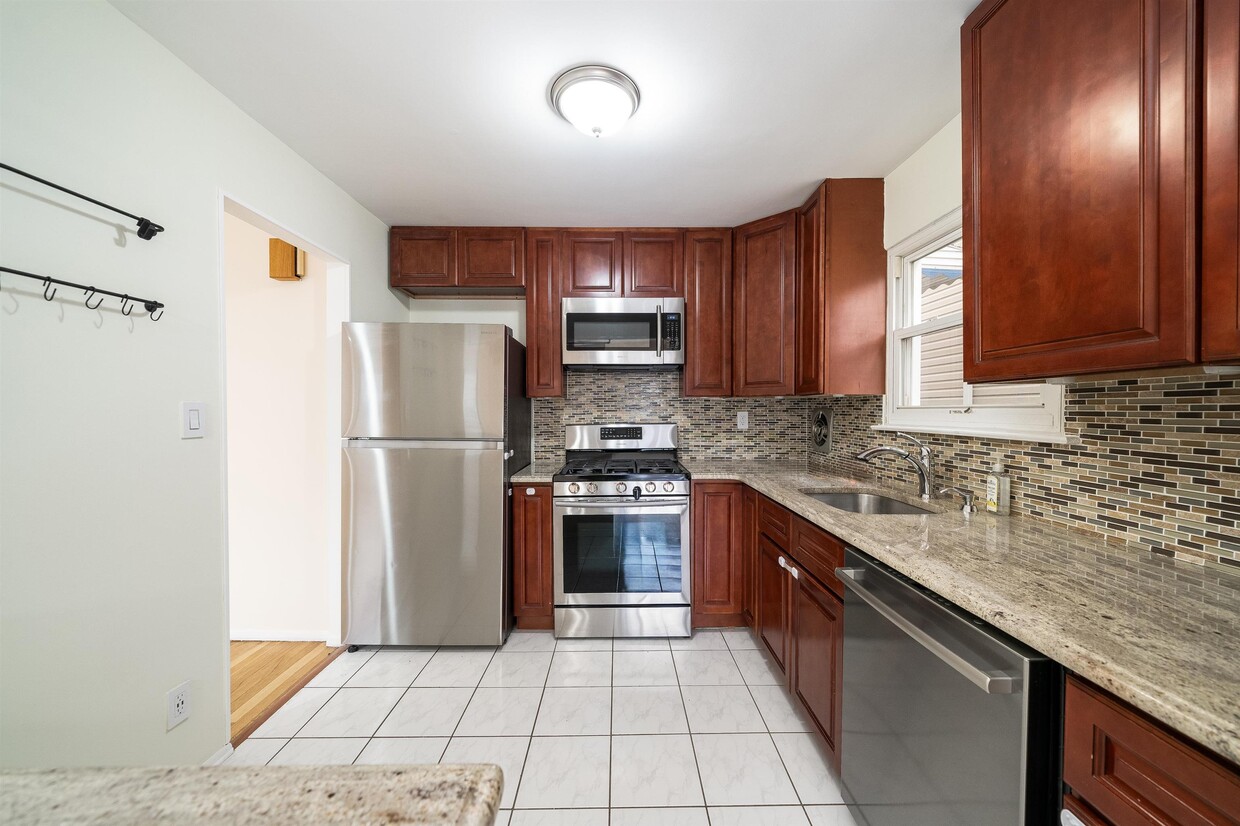 Foto principal - 178 W 17th St