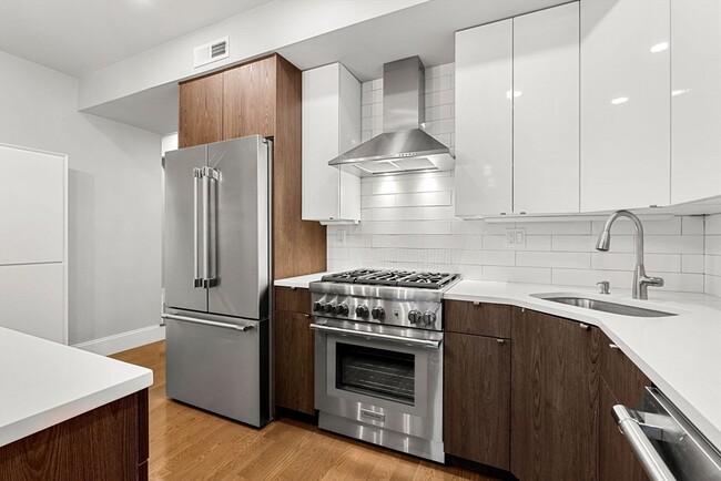 Building Photo - 34 Dix St