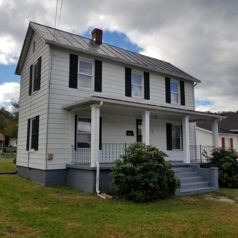256 E 29th St, Buena Vista, VA 24416 House Rental in Buena Vista, VA