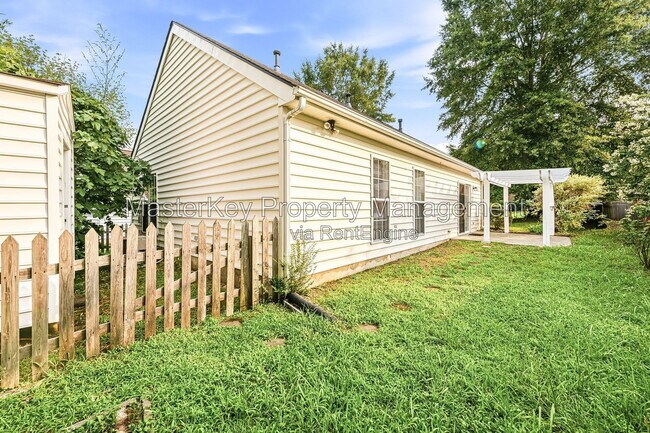 Foto del edificio - 6307 Forest Ridge Dr