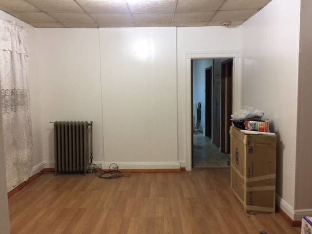 Foto del edificio - Spacious 2nd floor apartment on quiet block