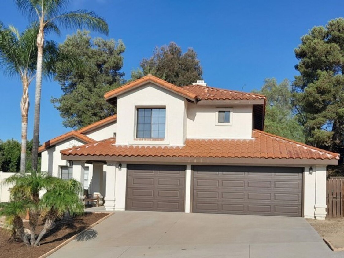 Foto principal - Move in Ready Rancho del Oro Home!