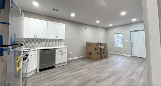 Photo - Modern 3 Bed / 1 Bath Rental House