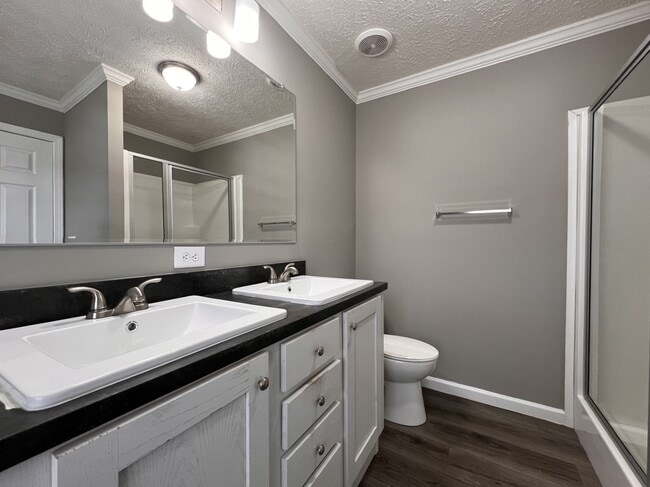 Building Photo - 146 W Sourwood Dr