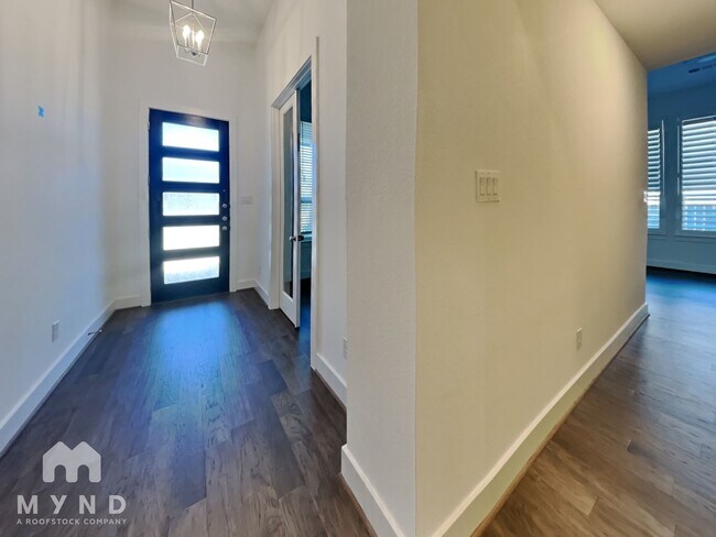Building Photo - 3800 Sir Noah Tucker Dr